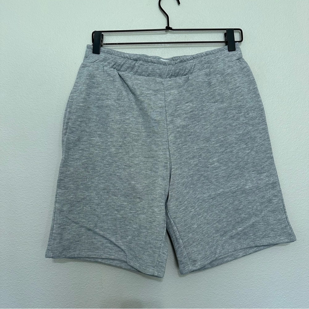 NWT Refuge athletics boyfriend shorts heather grey inside drawstring has pockets